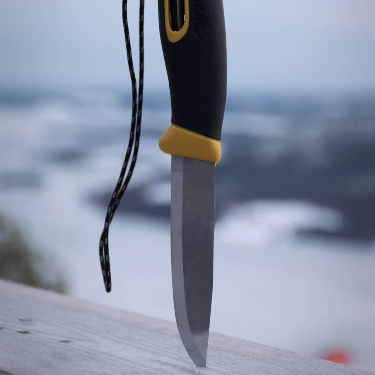 Cuchillo compacto Morakniv Companion Spark (S) en acero inoxidable + Pedernal