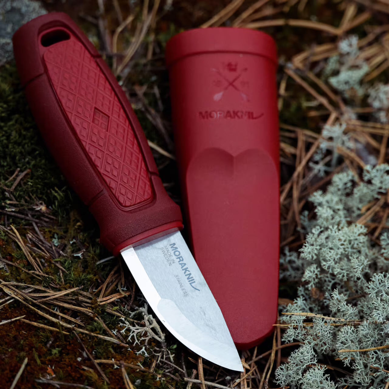 Cuchillo compacto Morakniv Eldris con bucle para cinturón (S) en acero inoxidable 12C27