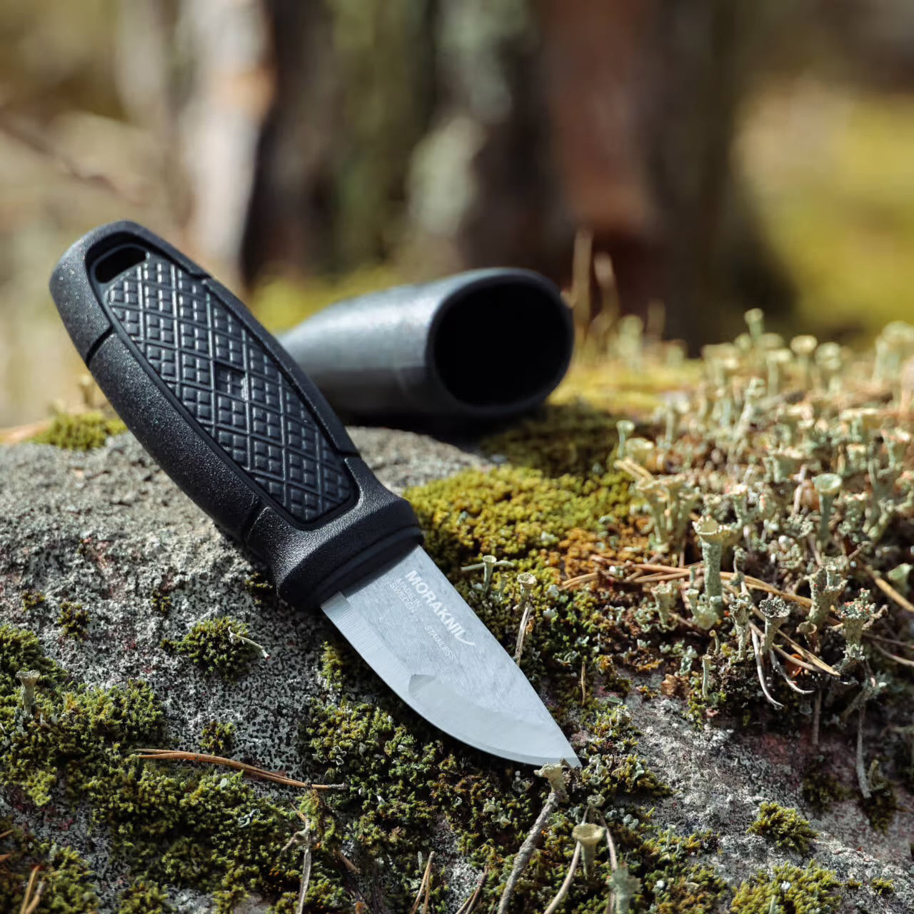 Cuchillo compacto Morakniv Eldris con bucle para cinturón (S) en acero inoxidable 12C27