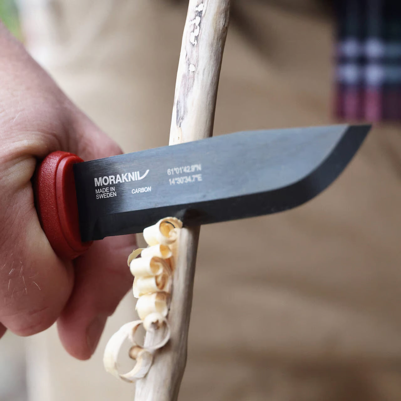 Cuchillo de supervivencia Morakniv Garberg BlackBlade (C) en acero al carbono con recubrimiento DLC