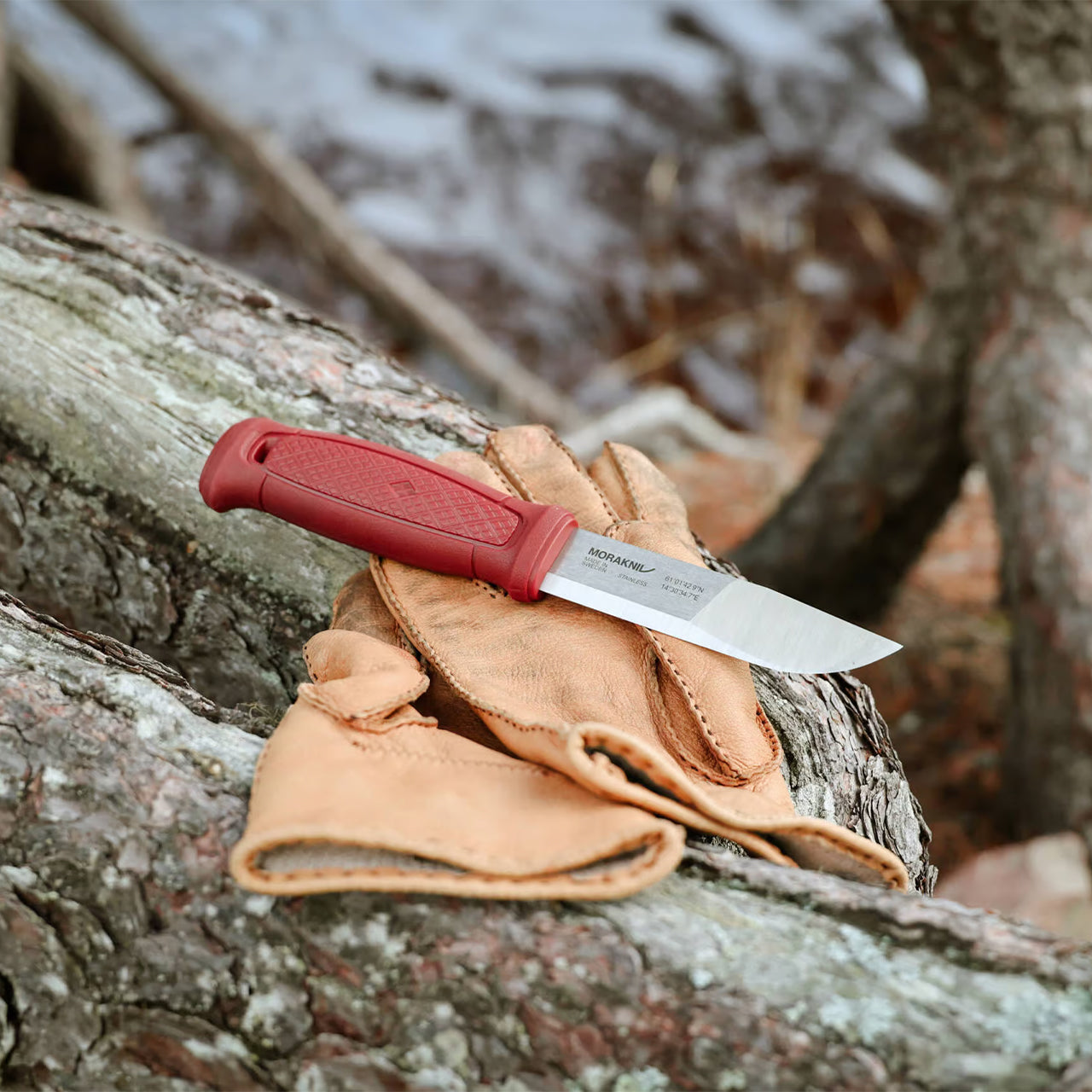 Cuchillo de supervivencia Morakniv Kansbol Dala Red™ Edition (S) en acero inoxidable