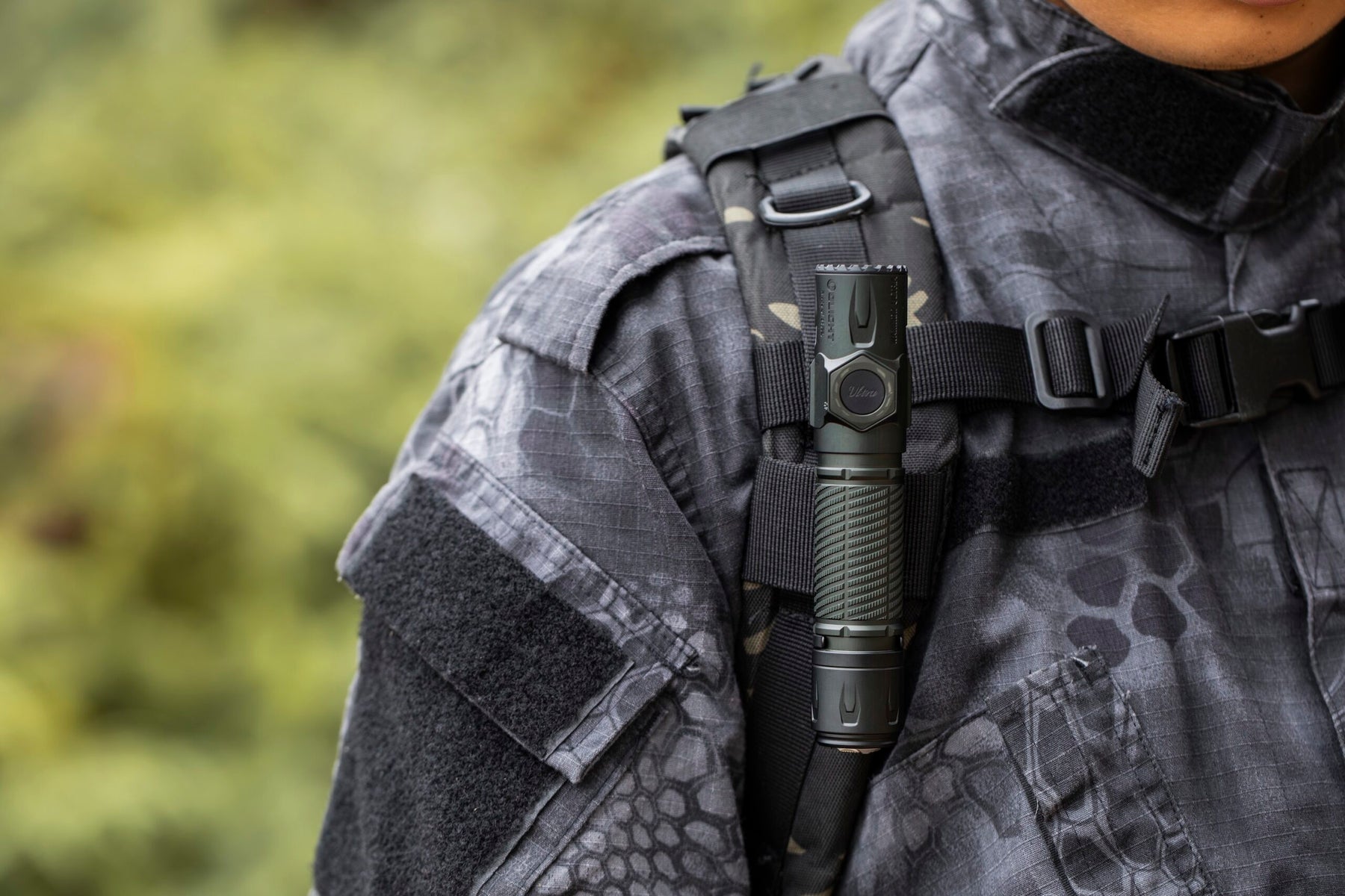 Linterna táctica LED Olight Warrior X Turbo Ultra 2.500 lúmenes
