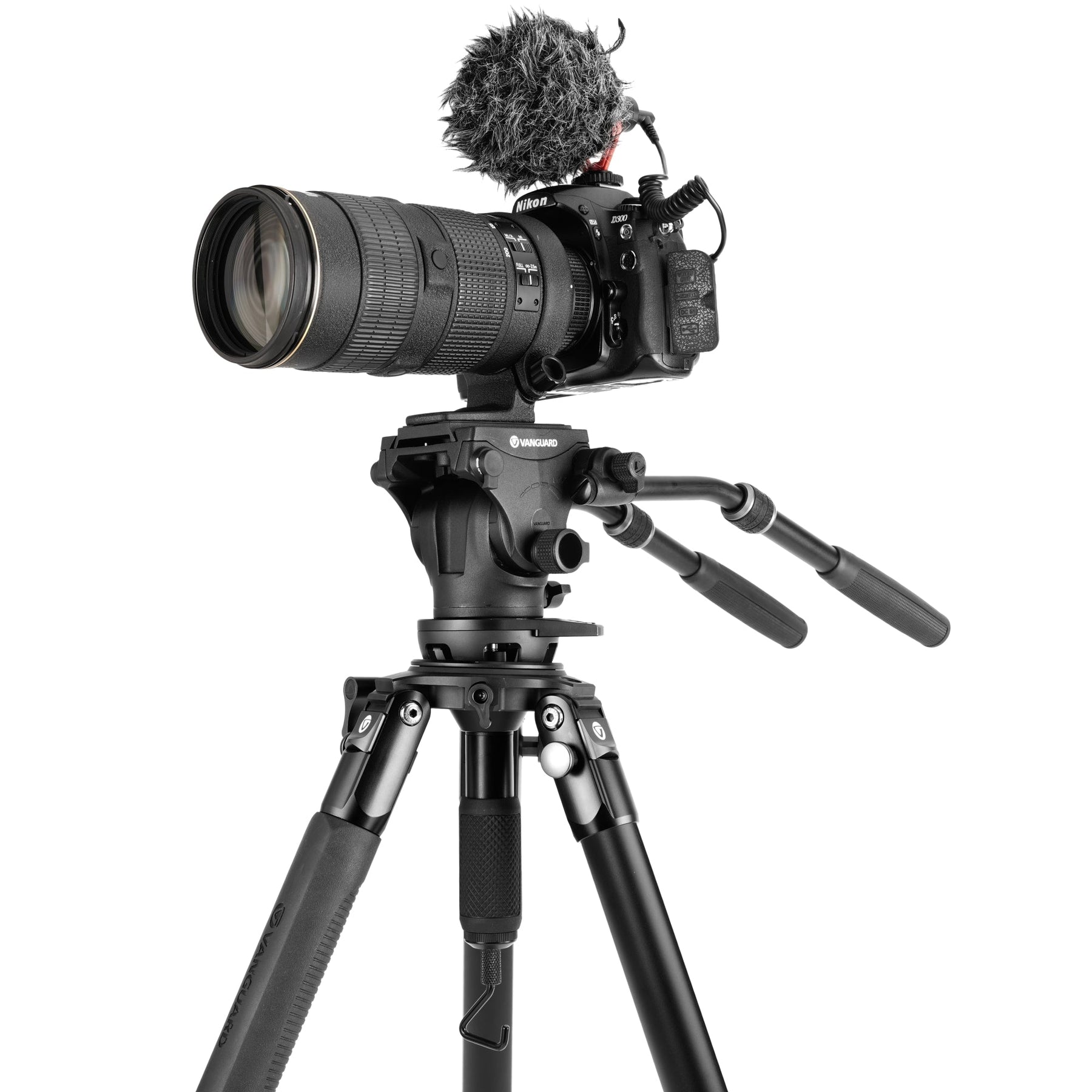 dslr sobre trípode  Alta Pro 3VRL 303AV20