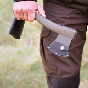 Hacha ligera Morakniv Lightweight Axe en acero de boro y mango de polímero