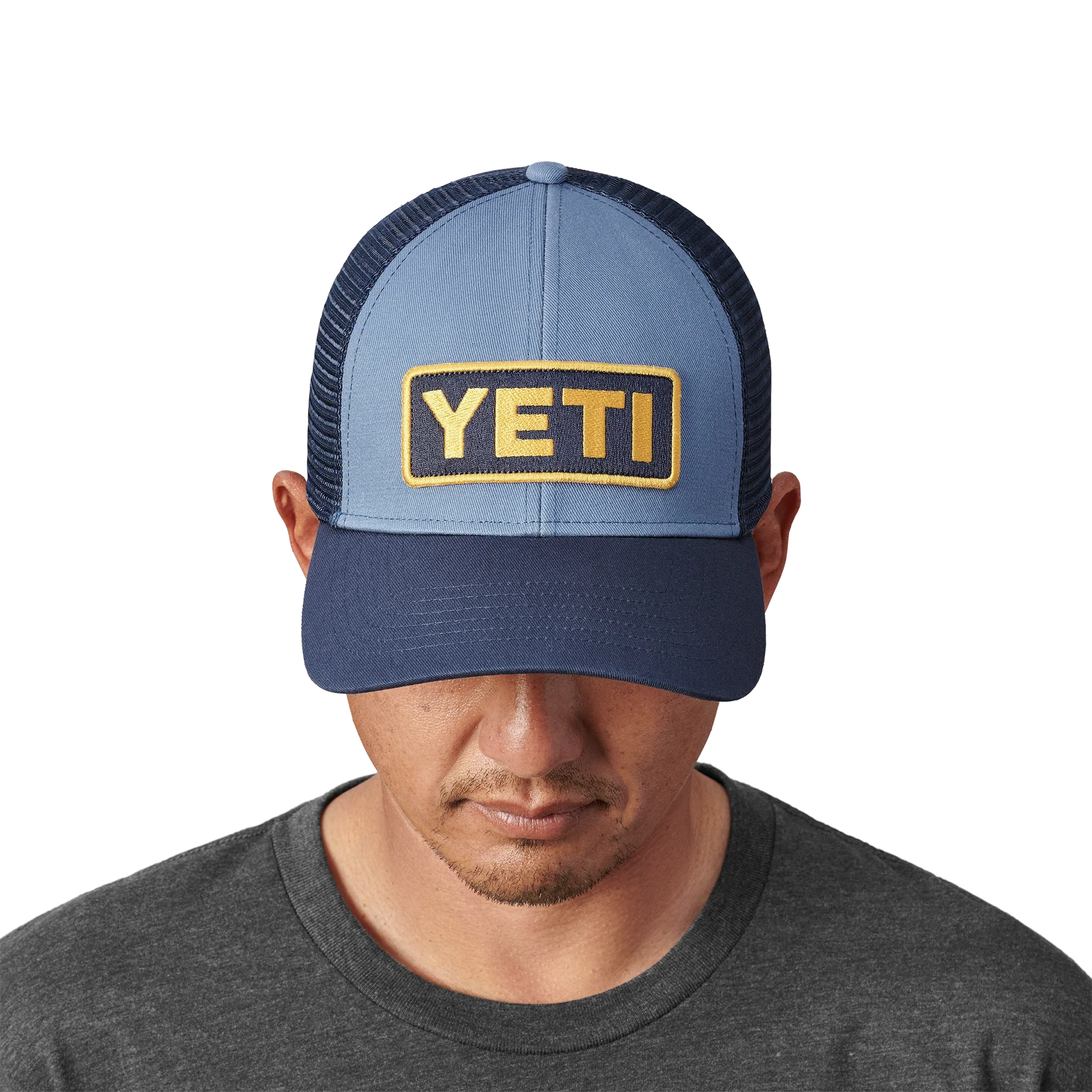 Gorra Logo Badge Low Profile Trucker Hat