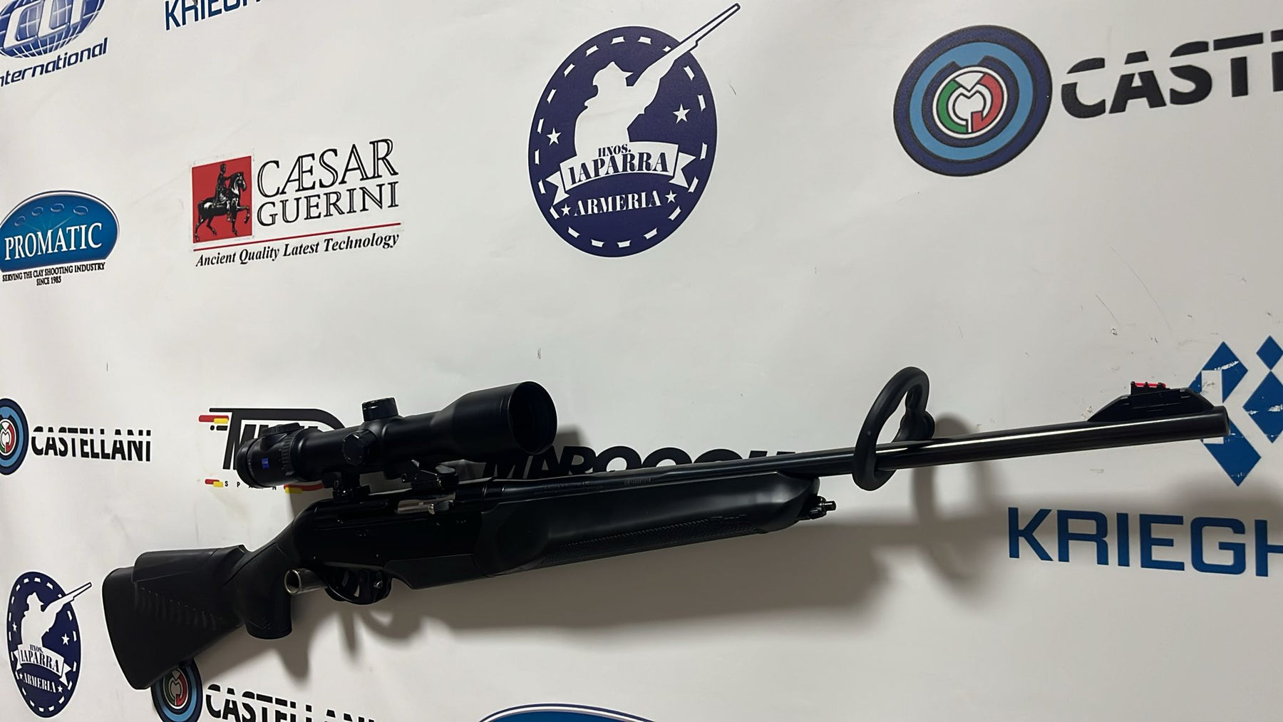 Rifle Semiautomático Benelli Argo E Confortech .30-06 monturas Apel / visor Zeiss Victory V8 1,8-14x50 Carril VM