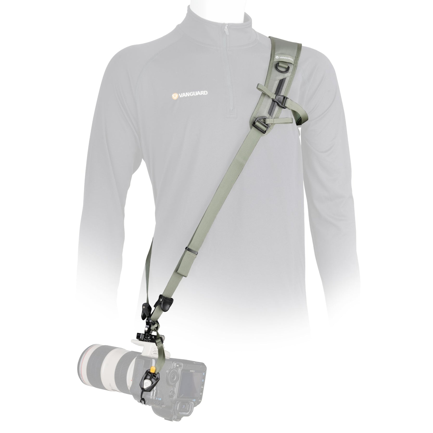 Correa PRO STRAP, verde puesta en modelo, vista frontal.