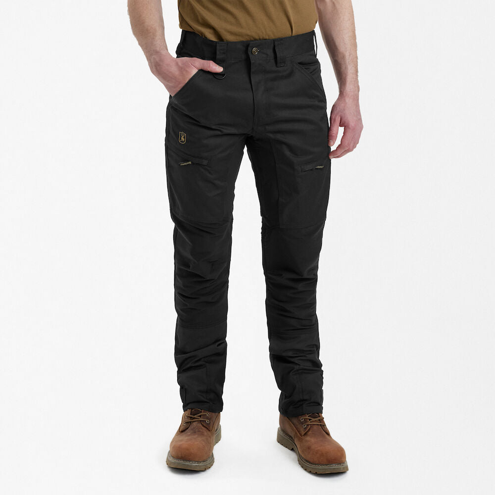 Pantalones elásticos DEERHUNTER Rogaland con contraste