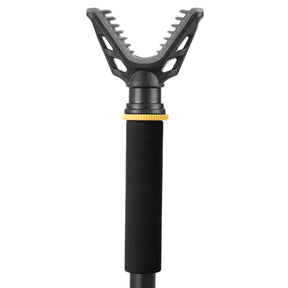 Monopie Scout M62A, empuñadura