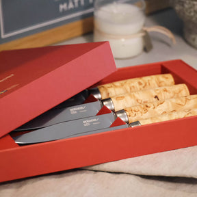 Set de 4 cuchillos de steak Morakniv Masur en acero inoxidable con mango de abedul curvado