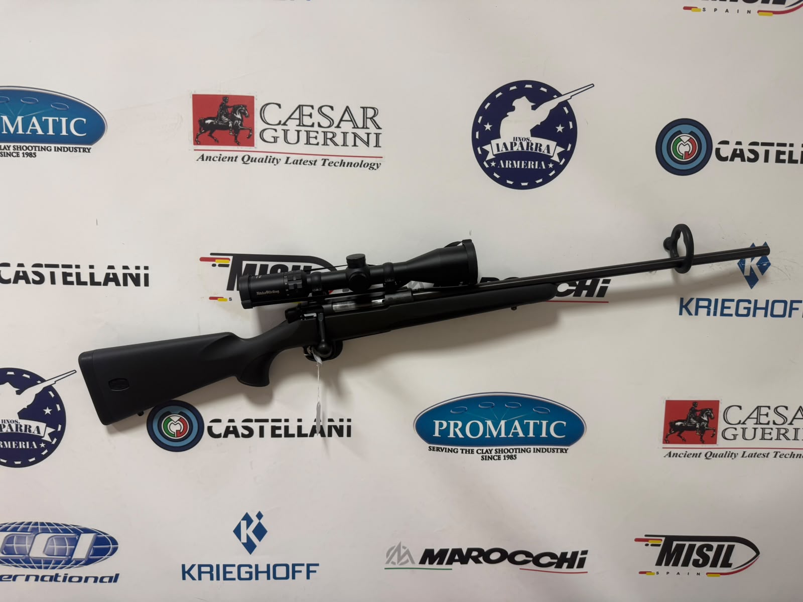 OCASION Rifle de Cerrojo MAUSER 18 Ca/ .300 Win. Mag. + Visor Nikko Stirling Octa 2-16x50i