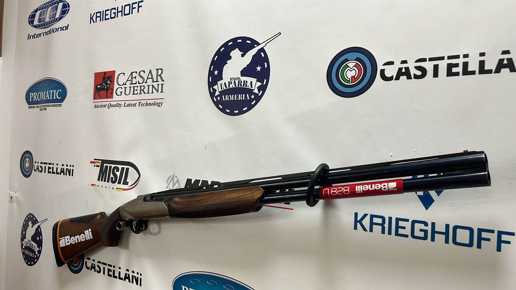 Escopeta Superpuesta Benelli 828U Cañón 71cm