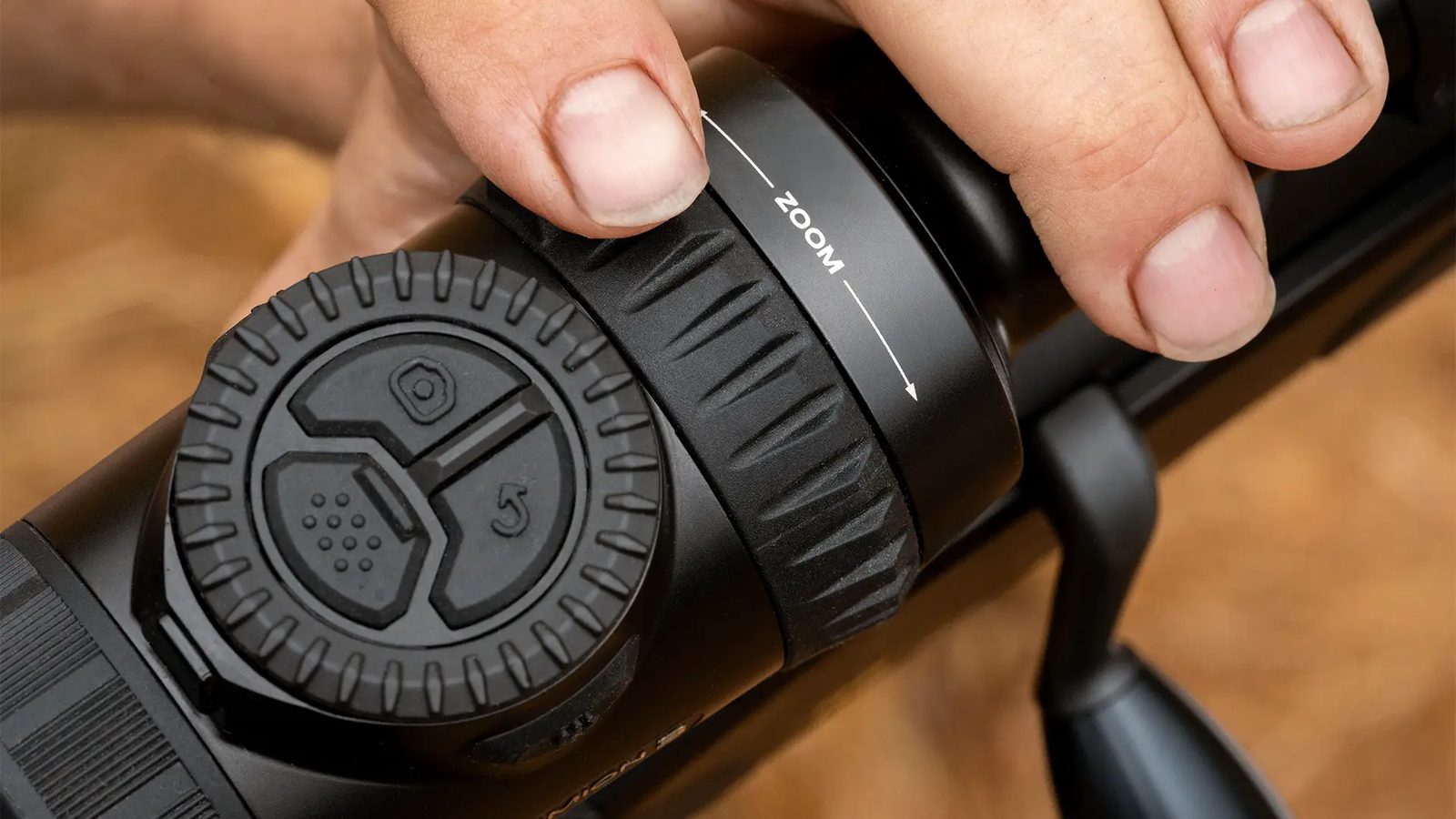 Anillo de enfoque y zoom del Pulsar Thermion 3 LRF